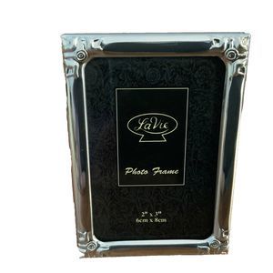 La Vie LaVie Photo Frame 2" X 3" (6 cm X 8 cm) Small Silver Tone Picture Frame